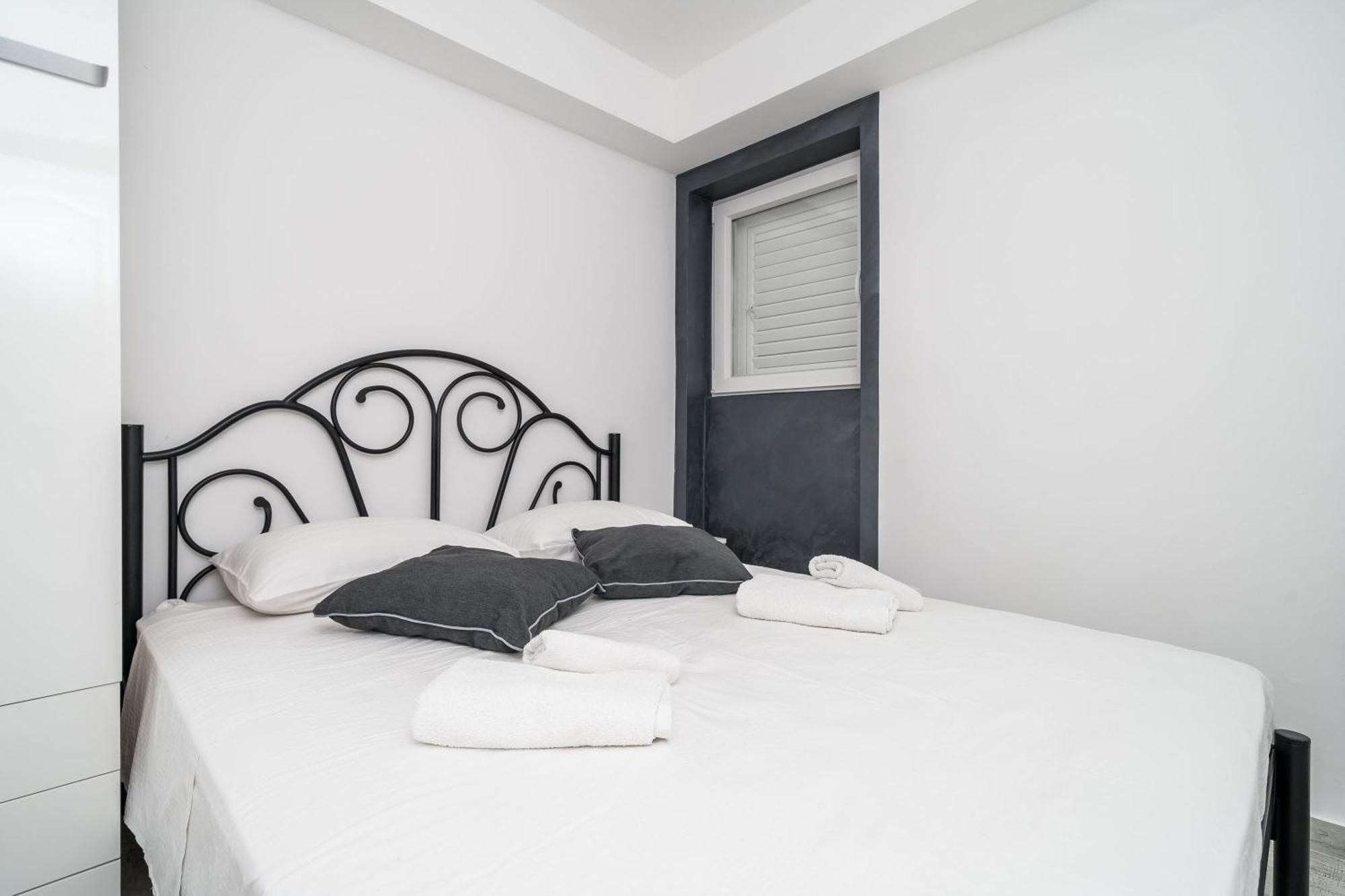 Mata Family Apartments Molunat Habitación foto